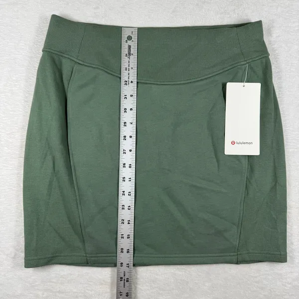 lululemon Scuba High-Rise Mini Skirt Grey Eucalyptus Green LW8ALSS Size L‎ NEW - Image 4