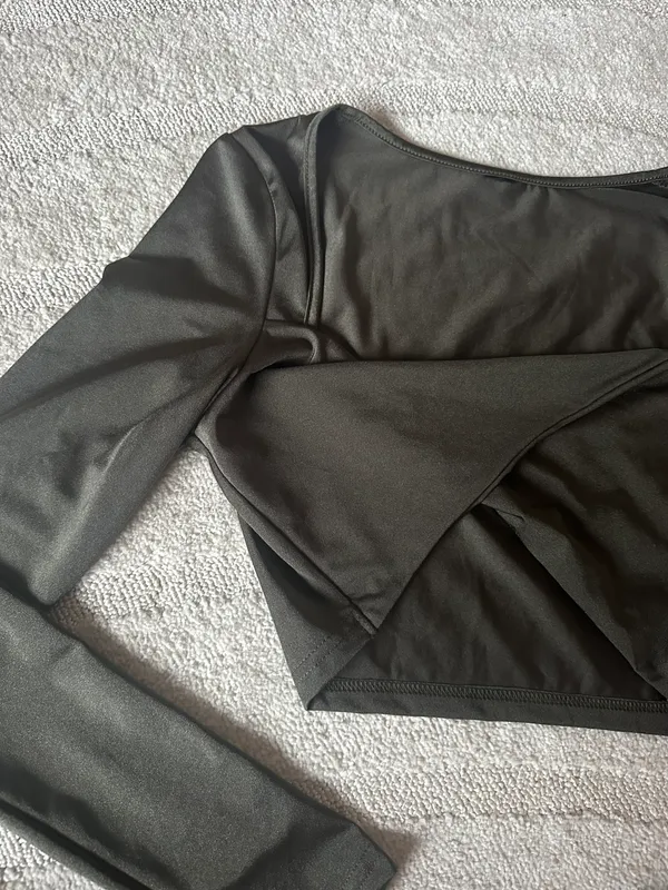 Twist Front Olive Green Crop Top Size M - Image 4