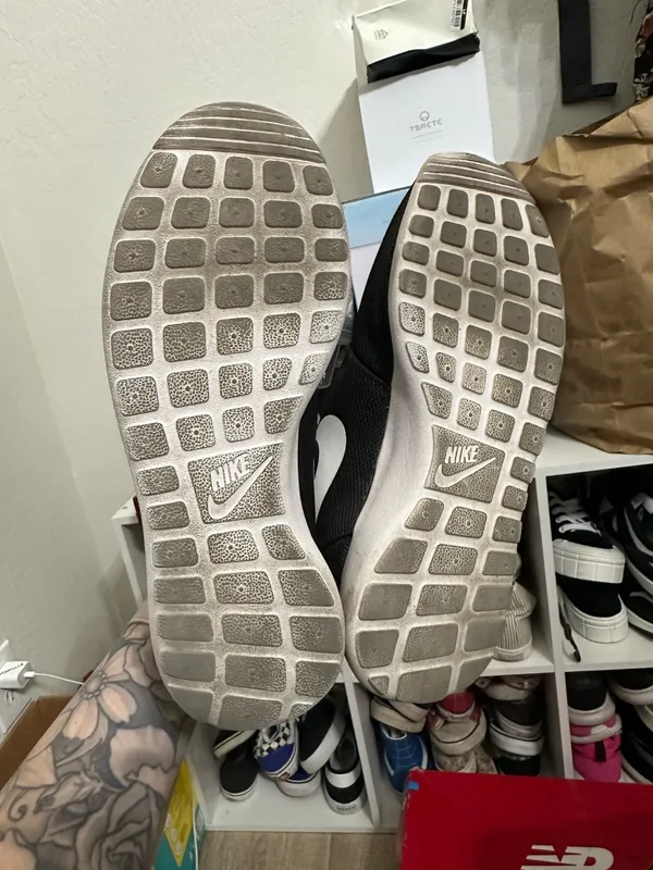 Nike women’s shoes size 7.5 - Image 3
