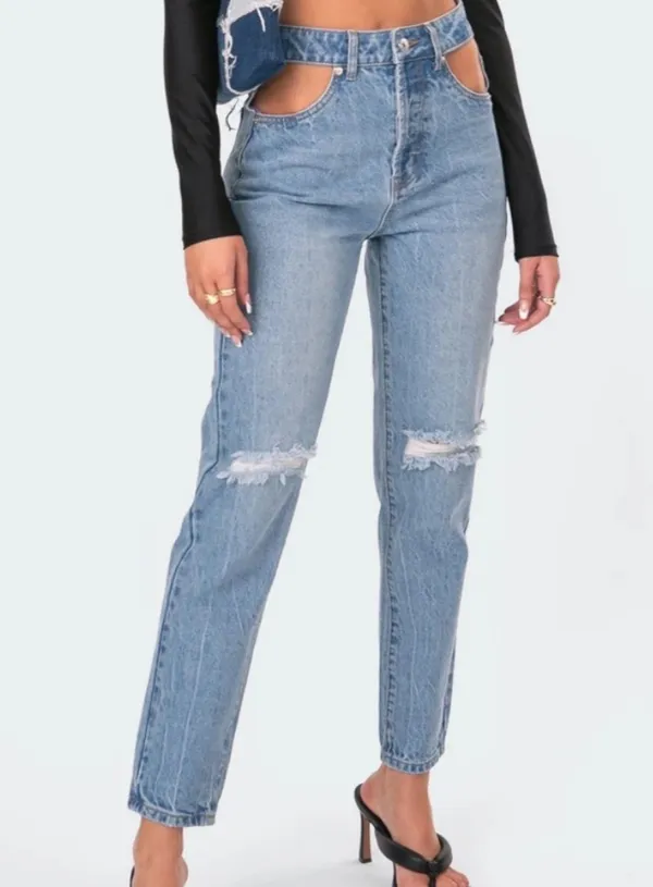 edikted pocketless mom jeans Distressed Button Fly Size Medium - Image 2