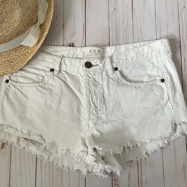 WE THE FREE White Button-Fly Denim Frayed Hem Shorts with Exposed Pockets 28 - Image 2