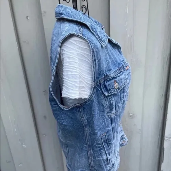 American Eagle Outfitters Light Blue Denim Vest - Image 7