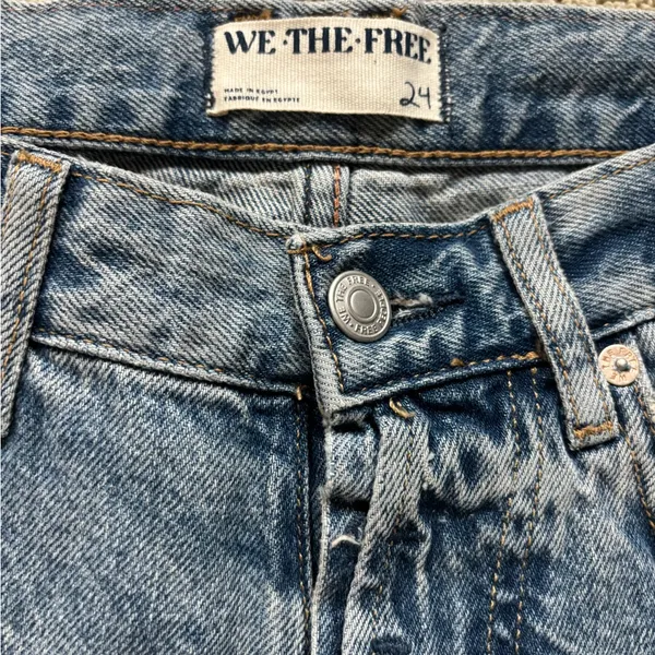 NWOT We The Free Classic Blue Denim Shorts size 24 - Image 2