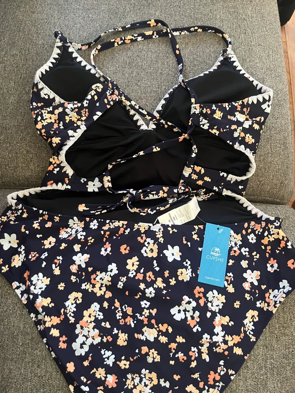 Cupshe Einteiliger Damen- Badeanzug, V-Ausschnitt, - Image 10