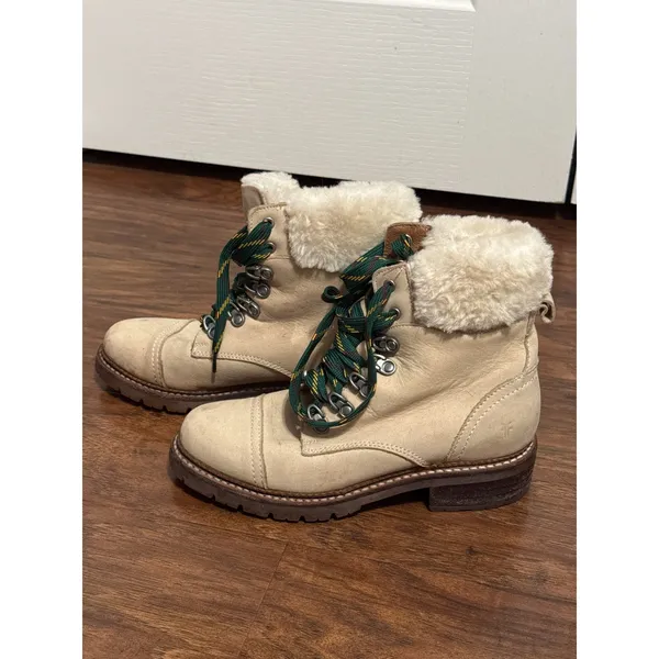 Frye Samantha Shearling Lace Up Hiking Boots Leather Lug Sole Water Resistant - Image 4