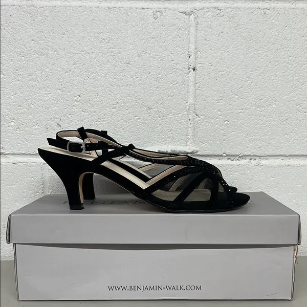 New nib Benjamin walk touch ups sz6.5 black rhinestone open toed strappy heels - Image 2