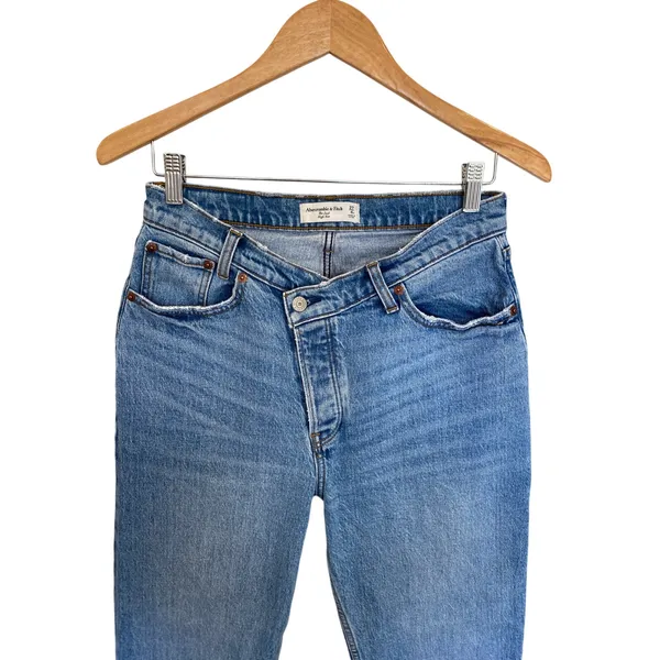 Abercrombie & Fitch The Dad High Rise Crossover Waist Straight Jeans Light Wash - Image 3