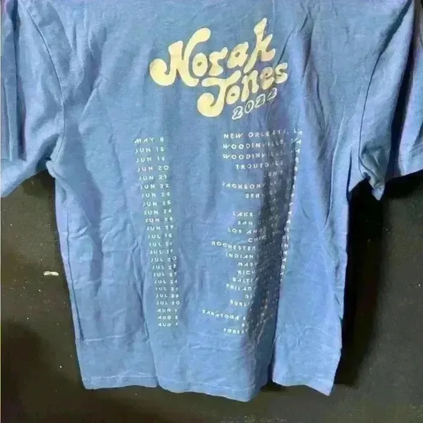 Women’s Norah Jones 2022 Tour Blue Short Sleeve Tshirt Size Small - Image 4