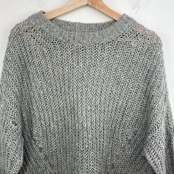American Eagle Open knit crew neck pulloverer sweaterter gray Medium oversized - Image 2