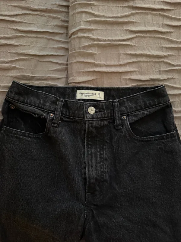Abercrombie 90s High-Rise Jeans - Image 3