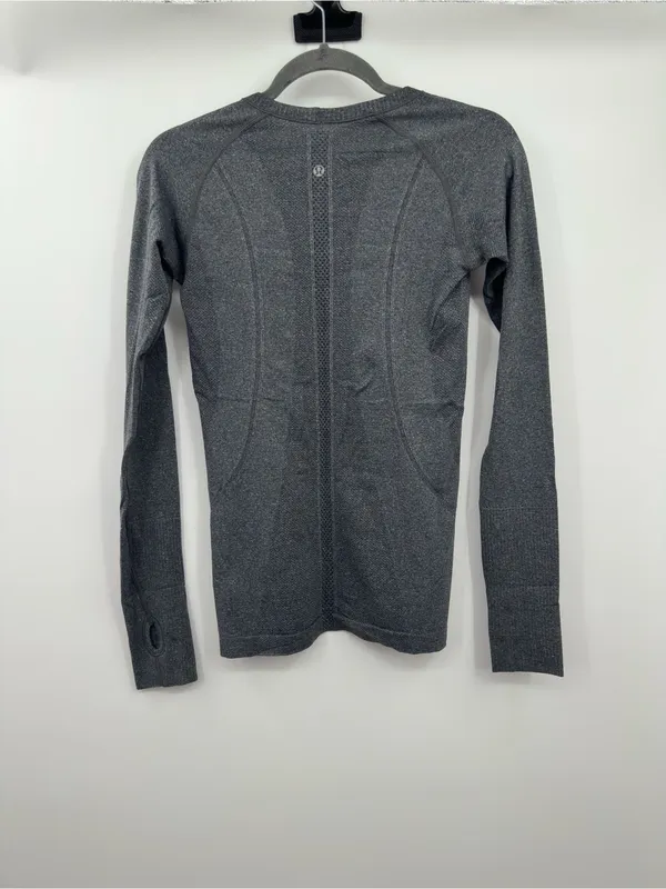 Lululemon‎ Swiftly Tech Long Sleeve Crew Heathered Black Size 6 Seamless - Image 4