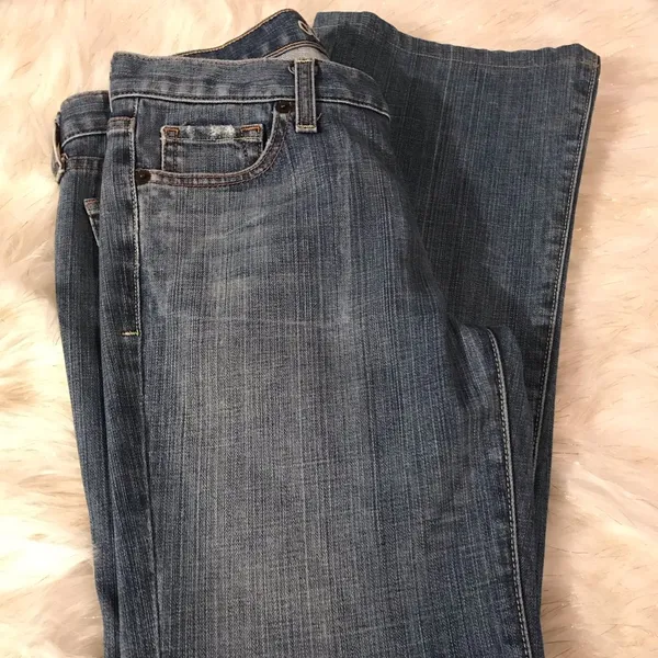 Guess premium medium blue jeans size 29 - Image 6