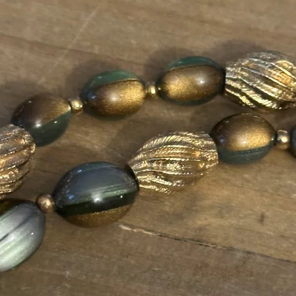 Vintage Doubled Green And Gold Bead Choker Necklace - Image 5