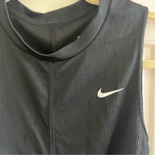 Nike Women's Black Muscle Tee - Image 5