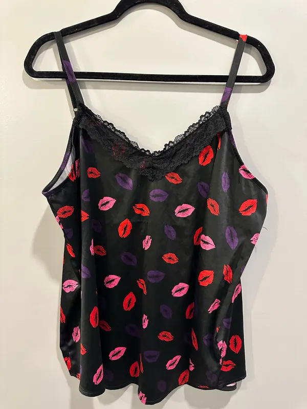 Torrid Sleep Satin Lace Trim Cami and Short PJ Set Kissy Print - Image 5