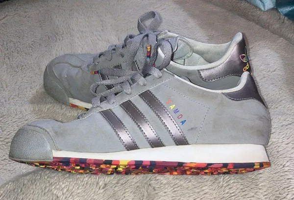Adidas Samoa Gray Sneakers with Multicolor Sole, Size 7 - Image 3