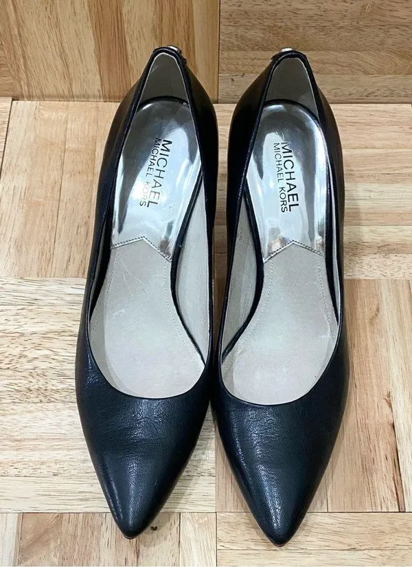 MICHAEL Michael Kors AO13E Black Leather Pointy Toe Classic Pumps Size 8.5M - Image 3