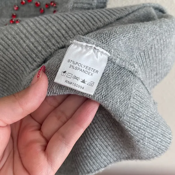 Gray Knit Vest with Red Heart Accents Size XL - Image 6