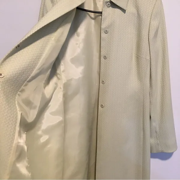 TAHARI Sleek, shimmer, hidden button, pockets, long coat with silky inner lining - Image 4