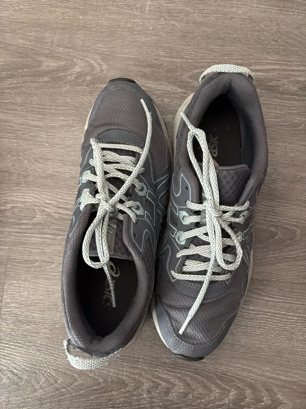 Grey Sneakers Sz.9 running shoes or athletic shoes - Image 6