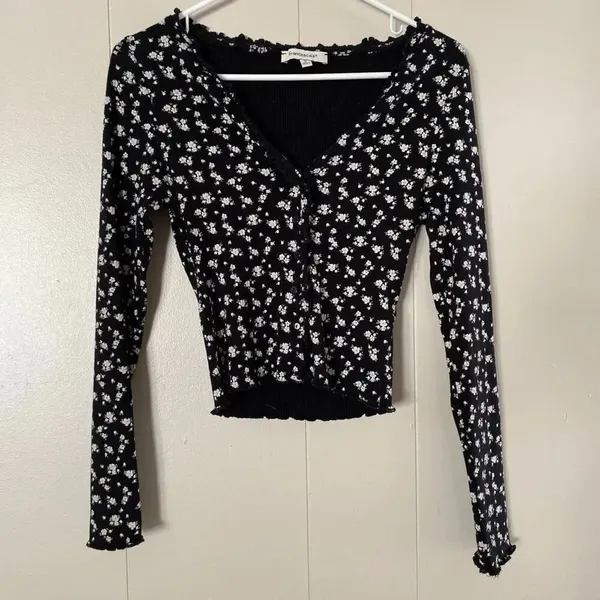 Francesca’s Floral Ribbed Button Front Top – Women’s Small Long Sleeve Stretchy - Image 3