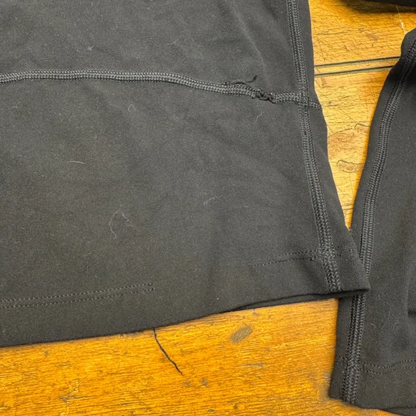TnA action‎ Aritzia Black Long Sleeve Cropped Athletic Top Women's Size S - Image 2