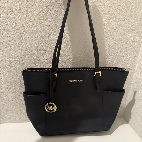 MICHAEL KORS Jet Set East West Top Zip Tote Bag Saffiano Leather Black - Image 4