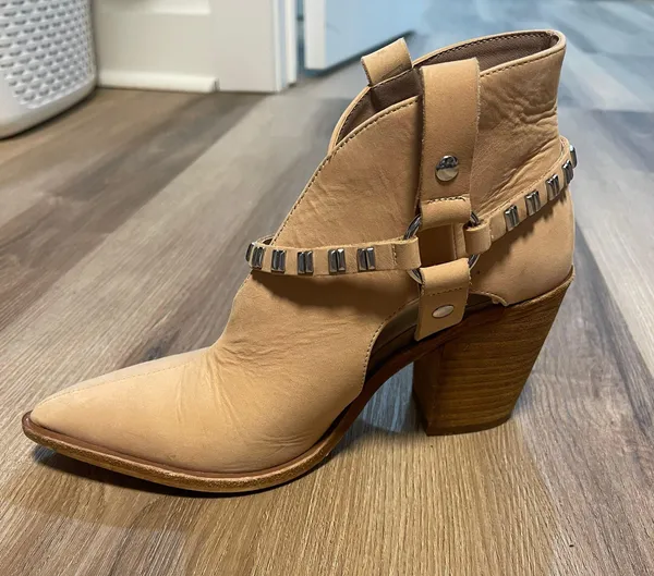 Booties Tan Size 6.5 - Image 4