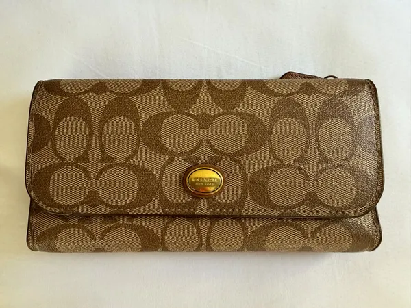 Coach Tan Signature Brown Wallet With Gold Accent 🩷 - Image 2