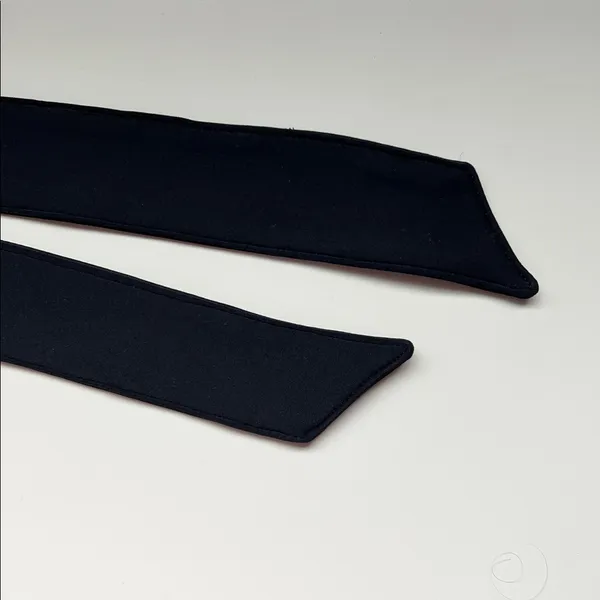 ALO Yoga Black Hairband - Image 4
