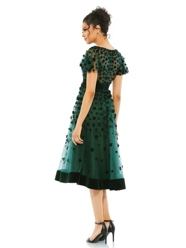 NWT MAC DUGGAL Green Embellished Butterfly Sleeve Velvet Hem Midi Dress Size 2 - Image 5