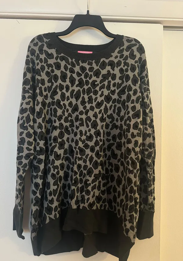 Isaac Mizrahi Leopard Print Sweater - Image 2