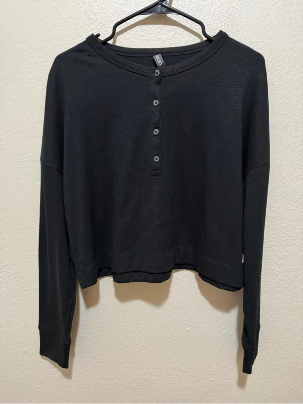 Vuori Sunrise Oversized Henley Black Size Medium - Image 2