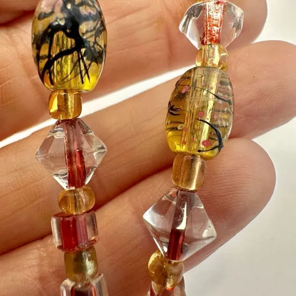 Clear and yellow beaded bracelet - Image 6