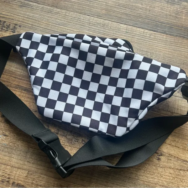 Spencer's Black & White Checkered Fanny Pack Adjustable Strap EUC - Image 8