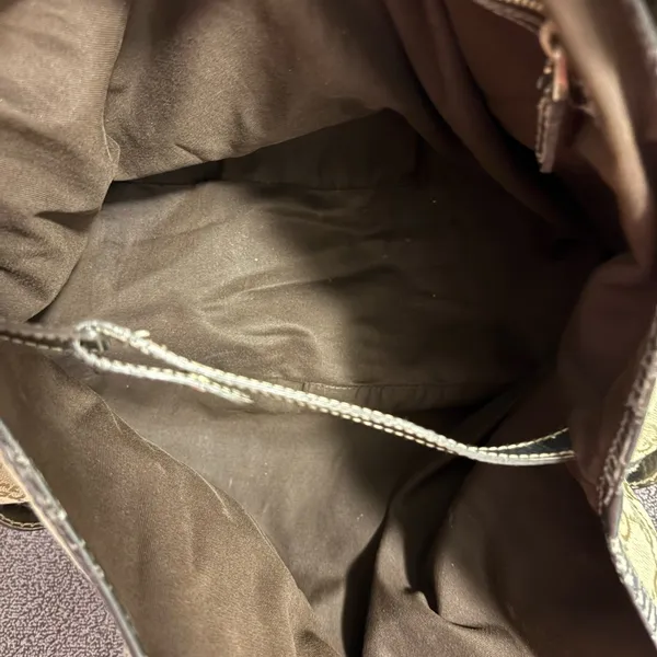 Gucci Pelham Canvas Shoulder Bag with Metallic Strapes - Image 10
