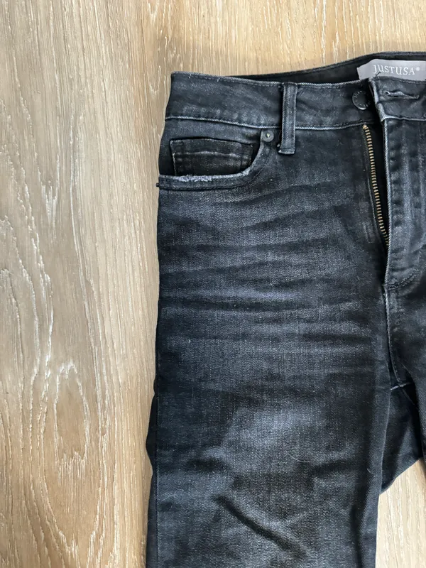 Just USA Black Cropped Slim Straight Leg Jeans - Image 3