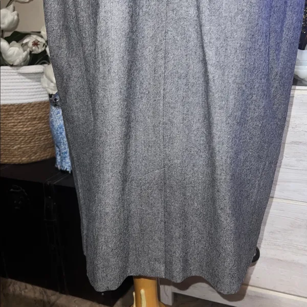 Banana Republic gray sheath dress with square neckline size 14 Wool dress - Image 7