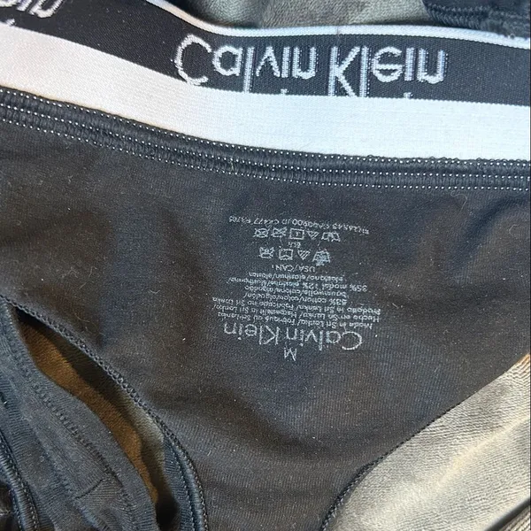 Calvin Klein Classic Black Razor Back Sports Bra Size Medium - Image 4