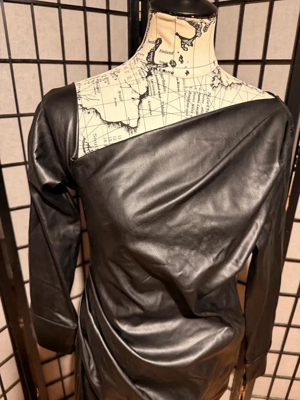 Asos Avant-Garde Ruched Faux Leather long sleeve Asymmetrical Whimsygoth sz 8 - Image 2