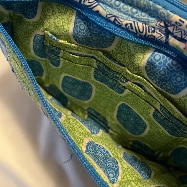 Vera Bradley Crossbody Bag Blue Green Floral Paisley Quilted‎ Cotton Handbag - Image 6
