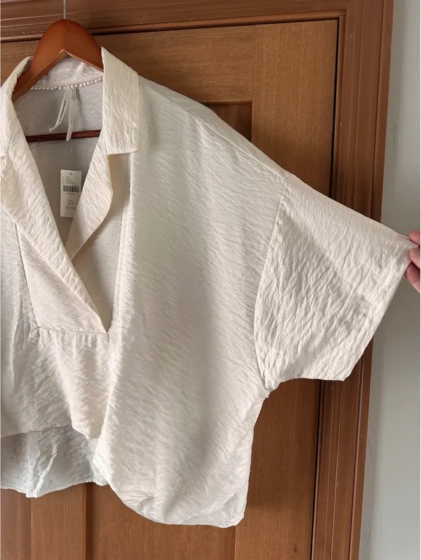 NWT Anthropologie Dylon Short-Sleeve Wide Placket Top Blouse Women’s Large P - Image 4