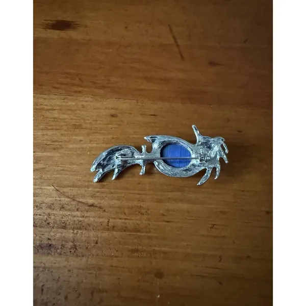 Vintage Blue Cat’s Eye Figural Brooch Silver Tone Bird Fish Chatoyant Pin - Image 4
