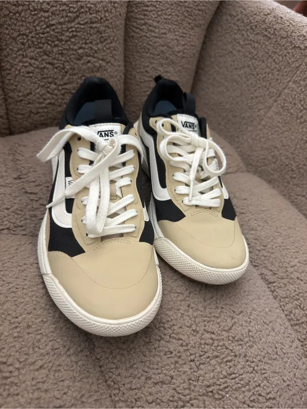 the Vans UltraRange EXO sneakers in a beige and black colorway unisex 7.5 W - Image 14