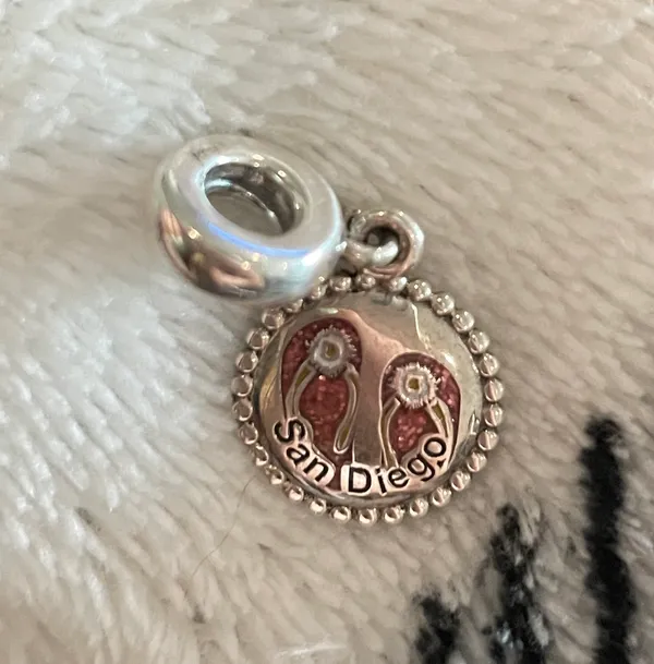 Pandora exclusive San Diego charm - Image 4