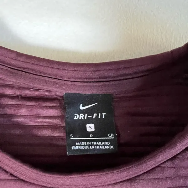 Nike Cropped‎ Boxy Sweatshirt Womens Small Burgundy Oversized Activewear - Image 2