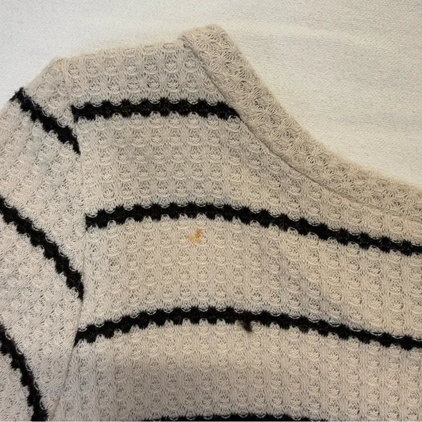 Women’s Waffle Knit Striped Tunic Top Medium Beige Black Short Sleeve Casual - Image 6