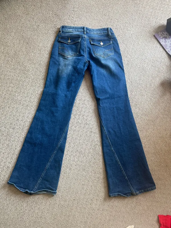 Edikted Colton Low Rise Bootcut Jeans - Image 4