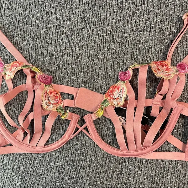 Victoria’s Secret Very Sexy Bra - Image 4