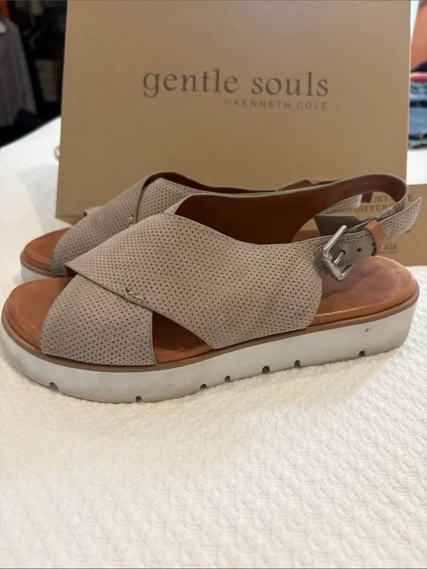 Kenneth Cole Perforated Crisscross Slingback Sandals in Light Beige - Image 3